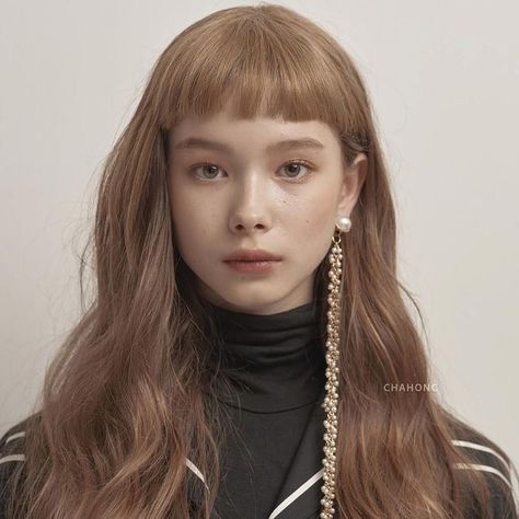 Lisa Tebeneva (@lisatebeneva) • Instagram photos and videos Long Asymmetrical Hairstyles, Lisa Tebeneva, Baby Bangs Long Hair, Good Dye Young, Blonde Asian, Asian Short Hair, Tone Hair, Dye My Hair, Hair Reference