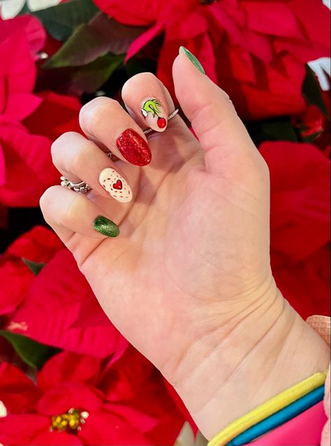 Grinch Inspired Nails, Simple Grinch Nails, Grinch Nails Designs, Grinch Nails, Nail Christmas, Xmas Nail Designs, Fresh Nails, Ideas Uñas, Christmas Tree Nails