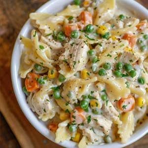 Chicken Pot Pie Pasta Recipe - Masters of Kitchen - Chicken Pot Pie Pasta, Pot Pie Pasta, Chicken Potpie, Pot Pie Casserole, Chicken Pot Pie Casserole, Pot Pie Soup, Easy Chicken Pot Pie, Pasta Casserole, Pot Pies Recipes