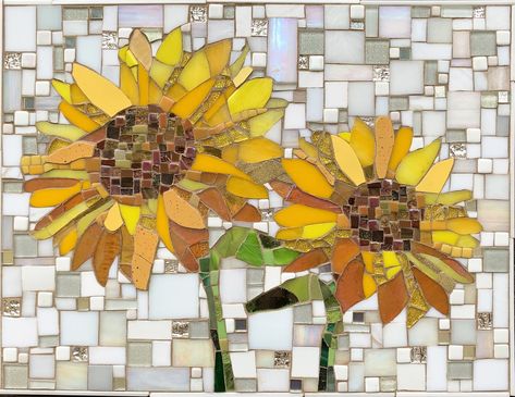 sunflower mosaic Yellow Farmhouse Decor, Mosaic Artwork Ideas, Mirror Composition, Sunflower Inspiration, Stained Glass Mosaic Patterns, Sunflower Mosaic, Mosaic Art Diy, Mosaic Garden Art, Mosaic Art Projects