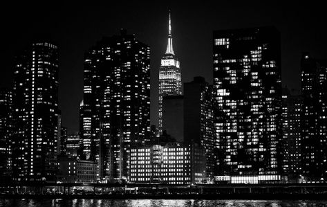 Nye Aesthetic New York, New York Night View, Black Dark Aesthetic, Deception Trilogy, City Skyline Night, New York City Night, New York Wallpaper, House Of Balloons, New York Night