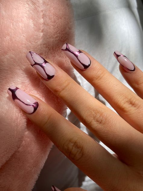 Swirl Chrome Nails, Black And Pink Chrome Nails, Glastonbury Nails, Pink Monochrome Nails, Pink And Chrome Nails, Pink Chrome Nails Designs, The Weeknd Nails, Hot Pink Chrome Nails, Abstract Nail Designs