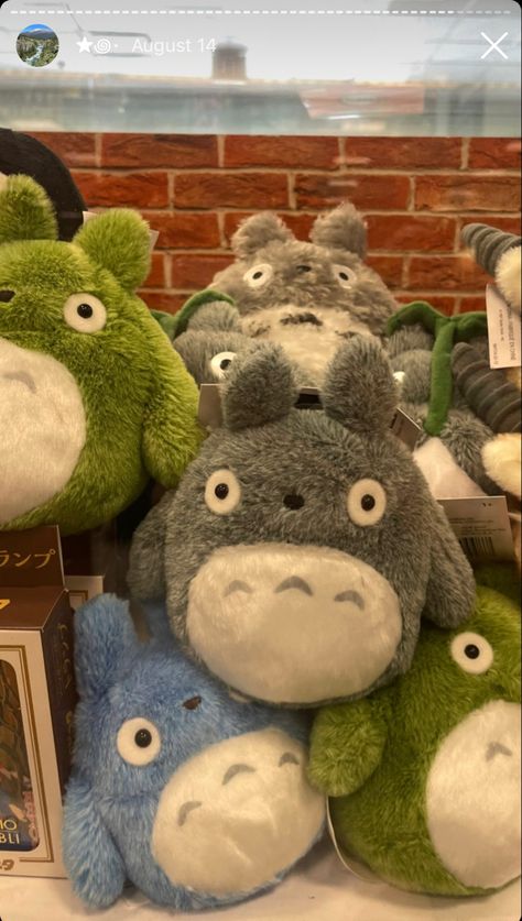 Studio Ghibli Trinkets, Studio Ghibli Things, Studio Ghibli Plushies, Studio Ghibli Stuffed Animals, Studio Ghibli Stuff, Ghibli Plushies, Studio Ghibli Room Decor, Totoro Plushies, Studio Ghibli Decor