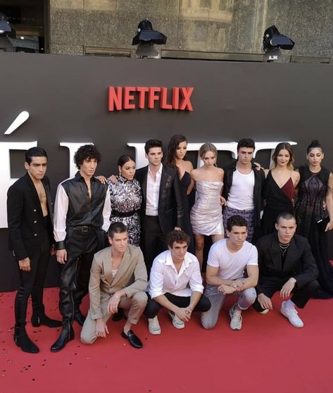 Decades Fashion, Arón Piper, Elite Squad, Love Simon, Anne Shirley, Netflix Movie, Batwoman, Neymar Jr, Movie Characters