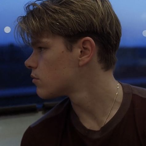 Matt Damon 90s Good Will Hunting, Matt Damon Good Will Hunting Hair, Matt Damon Hairstyle, Matt Damon Haircut, Matt Damon Hair, Matt Damon Glasses, 90s Male Celebrities, Matt Damon 90s, Matt Damon Good Will Hunting