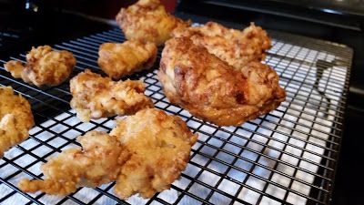 Huntress View: Buttermilk Fried Quail Recipe Fried Quail Recipes, Chukar Recipes, Oven Fried Okra, Chicken Karaage, Quail Recipes, Perfect Fried Chicken, Fried Quail, Japanese Fried Chicken, Meat Casserole