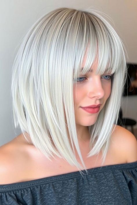 Sleek Lob with Feathered Bangs, Icy Platinum Long Bob Hairstyle Bob With Feathered Bangs, Dark Chestnut Hair Color, Sleek Lob, Champagne Hair Color, Dark Chestnut Hair, Long Bob Hairstyle, Hairstyles Sleek, Platinum Bob, Draps Design