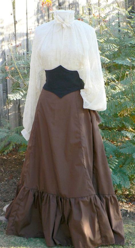 Victorian Bustle, Bustle Skirt, Victorian Costume, Old Fashion Dresses, Steampunk Costume, Victorian Clothing, Medieval Dress, Steampunk Clothing, Historical Dresses