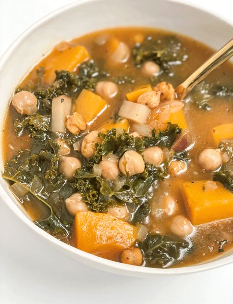 Autumn Harvest Soup with Kale + Butternut Squash + Chickpeas - GIRLS WHO EAT Sweet Potato Kale Soup, Kale Sweet Potato Soup, Potato Kale Soup, Kale Potato Soup, Butternut Squash Kale, Kale Soup Recipes, Salad Appetizer Cups, Curried Lentil Soup, Sweet Potato Soup Recipes