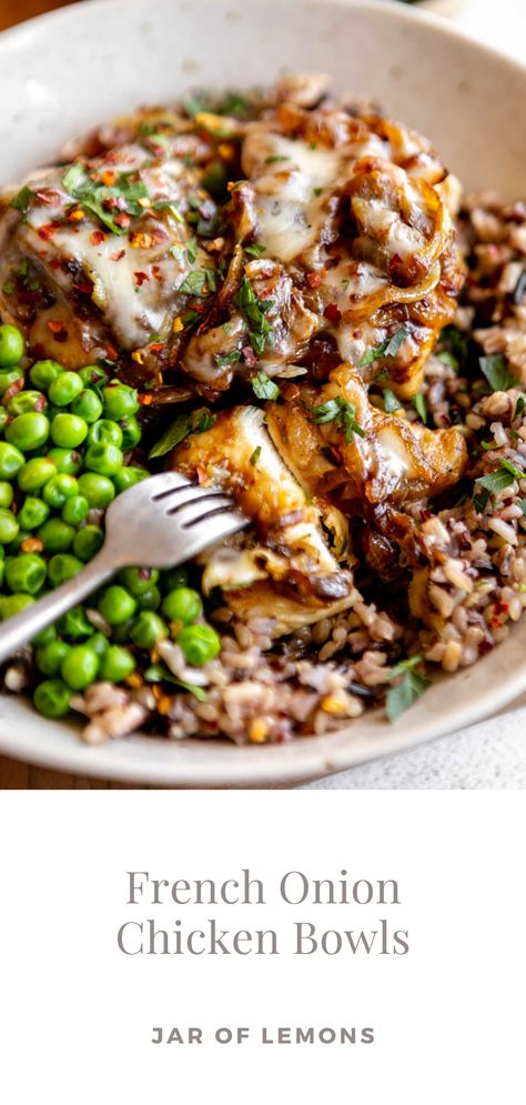 French onion chicken in a white bowl. Chicken Bowls, Healthy Bowls Recipes, French Onion Chicken, Onion Chicken, Healthy Bowls, Quick Weeknight Meals, Wild Rice, French Onion Soup, French Onion