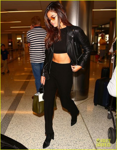 Selena Gomez Casual Outfits, Selena Gomez Outfits Casual, Selena Gomez Casual, Selena Gomez Street Style, Street Style 2015, Cute Casual Outfit, Outfits 2014, Selena Gomez Outfits, Lax Airport