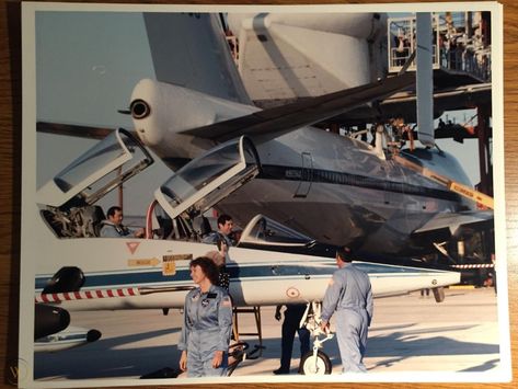 STS Mission 51-L Challenger Official Crew Photograph Space Shuttle NASA T-38 747 | #1852476767 Space Shuttle Challenger Crew, Space Shuttle Challenger, Nasa Space Shuttle, Michael Smith, Nasa Astronauts, Space Nasa, Space Shuttle, Sci-fi Spaceship, Nasa