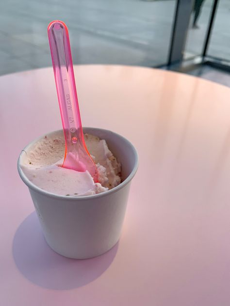 Pinck ice cream in cup Ice Cream In Cup Aesthetic, Ice Cream In Cup, Ice Cream In A Cup, Cup Ice Cream, Debut Ideas, Ice Cream Cup, Beef Patty, Lean Beef, Make It Through