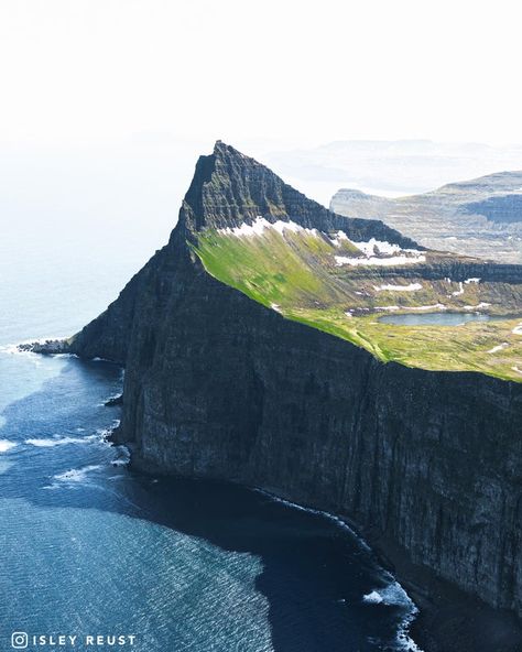 Hornstrandir, Iceland [OC] [2000 x 2500] - EarthPorn Iceland Nature, Land Of Fire And Ice, Iceland Vacation, Iceland Landscape, Iceland Itinerary, Iceland Photography, Visit Iceland, Beautiful Places On Earth, Family Travel Destinations