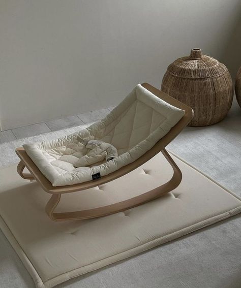 Baby Nursery Aesthetic, Luxury Baby Nursery, Rugs For Kids, Cozy Baby Room, Best Rugs, Mobile Editing, Nursery Room Design, Baby Room Inspiration, Nursery Room Inspiration