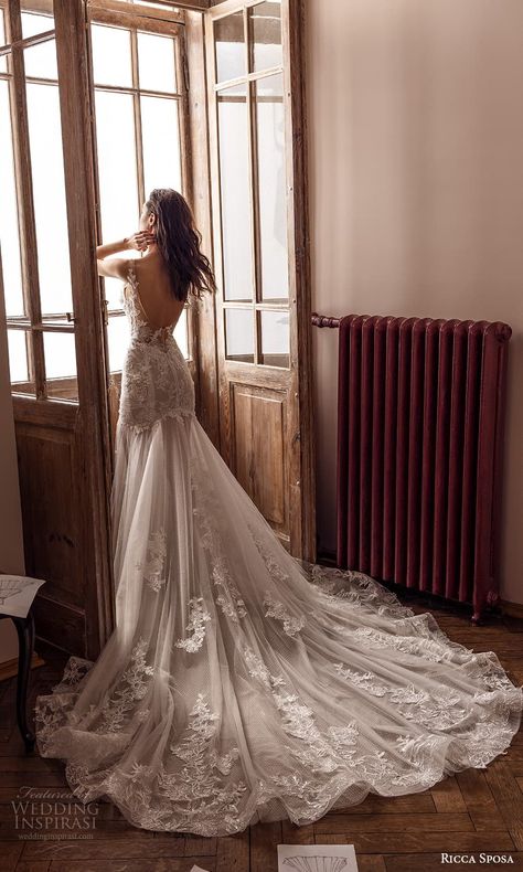 Romantic Backless Wedding Dress, Elegant Fit And Flare Wedding Dress, Dreamy Wedding Dress Romantic Elegant, Alon Livne Bridal, Lace Wedding Dress Strapless, Fitting Wedding Dress, Slim Wedding Dress, Wedding Mermaid Dress, Corset Mermaid Wedding Dress