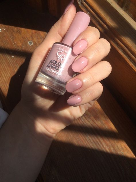 Rose Pink Nail Polish, Golden Rose Nail Polish, Rose Pink Nails, Rose Nail Polish, Cute Tumblr Pictures, Rose Nails, Golden Rose, Chic Nails, Nail Paint