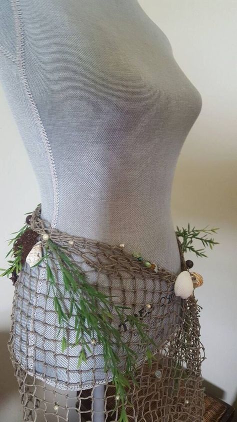 Mermaid Costume Shoes, Ocean Fairy Costume, Vintage Mermaid Costume, Merfolk Clothing, Mermaid Inspo Outfit, Mermaid Costume Women Diy, Mermaid Costume College, Mermaid Halloween Costumes College, Mermaid Bottoms