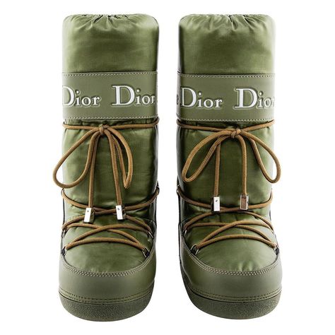 EL CYCÈR on Instagram: “Christian Dior by John Galliano fall 2004 moon boots. Tap to shop.” Dior Boots, Wonder Land, Ideal Wardrobe, Funky Shoes, Shoe Inspo, Moon Boots, Visual Diary, Swag Shoes, Winter Wonder