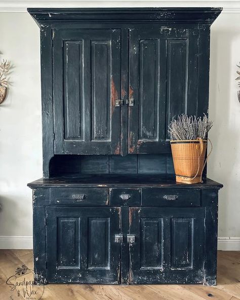 Lyonella Cook on Instagram: "Hope everyone had a wonderful start to 2024! Excited to share my first piece of the year. I know some of you have been waiting to see this one, I hope you love it! Late 19th century milk painted New England Stepback Cupboard. Incredible amount of storage 😍 This piece will be available shortly in my Chairish shop, & Encore Society links in bio. #antiquecabinet #milkpaint #blackcupboard #blackfurniture #storage #oldworldcharm #newenglandhome #newenglandliving #rusticcharm #earlyamerican #black #chippypaint #authenticfinishes #farmhousestyle #charishco #encoresociety" Stepback Cupboard, New England Homes, Chippy Paint, Antique Cabinets, Black Furniture, Milk Paint, Old World Charm, Rustic Farmhouse, Rustic Charm