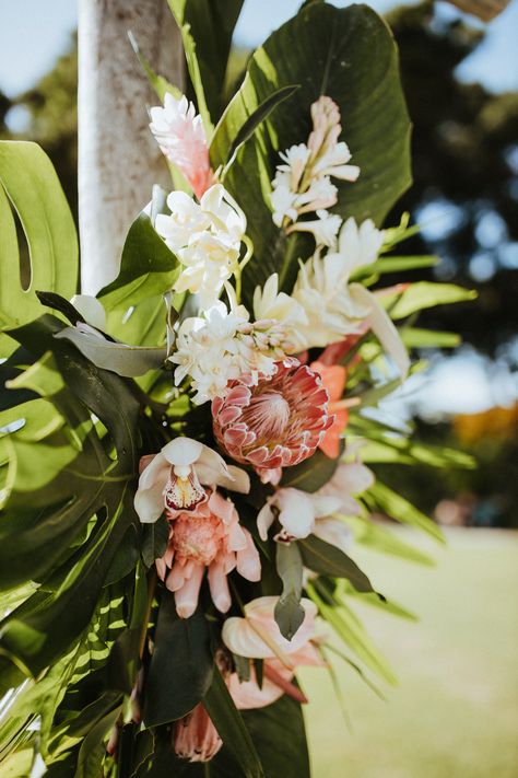 Mauna Kea Beach Hotel Wedding, Island Wedding Bouquet, Hibiscus Flower Centerpieces, Big Island Hawaii Wedding, Hawaii Wedding Decorations, Island Wedding Flowers, Hawaii Wedding Florals, Hawaii Wedding Colors, Hawaii Wedding Decor