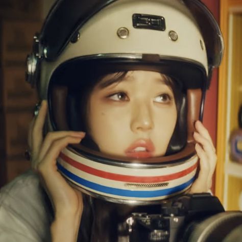 — Wonyoung ‘Off The Record’ MV ❤️ Wonyoung Icons, Summer Icon, Kpop Pfp, Ive Wonyoung, Won Young, Love Dive, Starship Entertainment, Pfp Ideas, Pretty Selfies