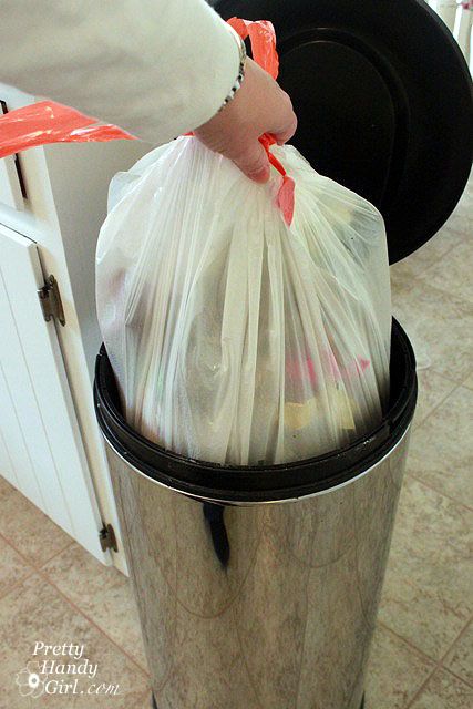 Drill holes in the trash can liner so it releases the trash bag more easily, how many times will I have to fight the barrel before I do this..., do it a few inches up on the side in case a bag leaks liquid... Cleaning Tips For Home, Clean House Tips, Take Out The Trash, Squeaky Floors, Squeaky Door, Dishwasher Tablets, House Tips, Toilet Bowl Cleaner, Dirty Dishes