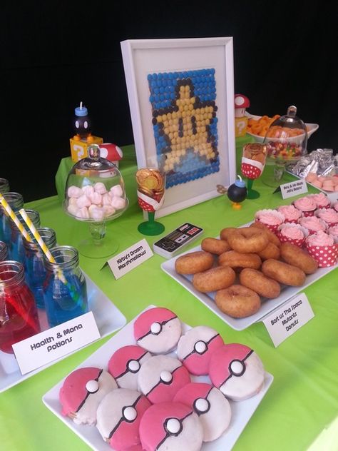 Video Game Birthday Party Ideas Video Game Themed Party Food, Video Game Themed Food, Video Game Party Snacks, Gamer Birthday Party Food, Gamer Girl Birthday Party Ideas, Video Game Food Ideas, Video Game Snacks, Video Game Baby Shower Ideas, Video Game Birthday Party Food