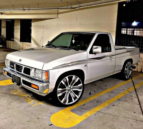 Nissan D21 Custom, Nissan Hardbody D21, Drift Truck, Nissan Hardbody, Small Pickups, Nissan Pickup, Nissan D21, Nissan Trucks, Sea To Shining Sea