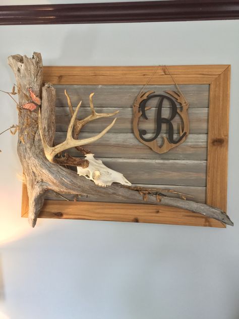 European Deer Mount Ideas, European Deer Mount, Skull Mount Ideas, European Mount Ideas, Deer Mount Decor, Draw Wolf, Deer Skull Decor, Deer Mount Ideas, Deer Hunting Decor