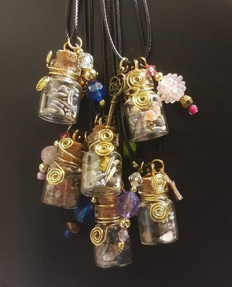 Tiny Spell Jar Necklaces Tiny Jar Ideas, Things To Put In Tiny Jars, Mini Jars Ideas, Small Jars Ideas Minis, Mini Spell Jars Diy, Tiny Jar Crafts, Jar Necklace Ideas, Jar Necklace Diy, Spell Jar Ornaments