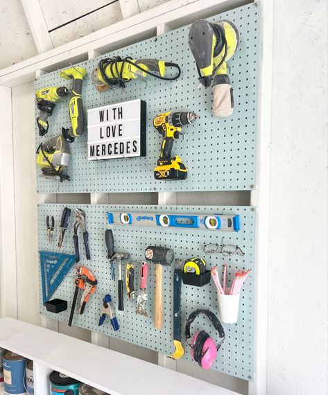 Pegboard Ideas Tools, Girl Garage Ideas, Tools Pegboard, She Shed Diy, Workbench Garage, Tool Pegboard, Painted Pegboard, Pegboard Ideas, Garage Storage Inspiration