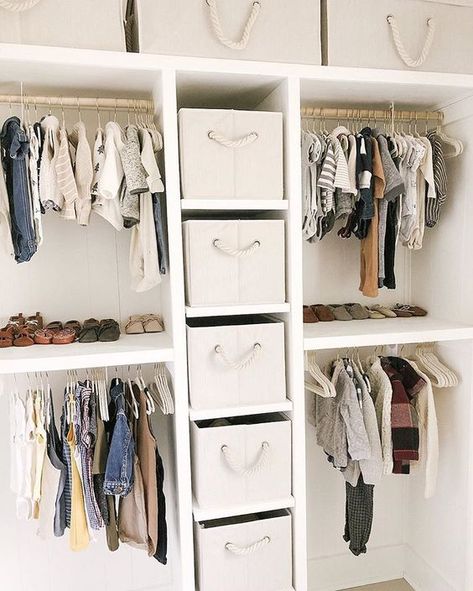 Nursery Organisation, Diy Dressing, Baby Nursery Closet, Nursery Closet Organization, Baby Closet Organization, Organized Closet, Surprise Baby, Nursery Closet, Kids Closet Organization