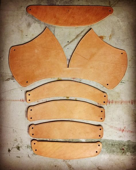 Pauldron in leather wip #leather #armour Diy Leather Armor, Greek Gods Costume, Armor Craft, Leather Pauldron, Leather Armour, Armor Ideas, Leather Working Projects, Viking Armor, Leather Bracers