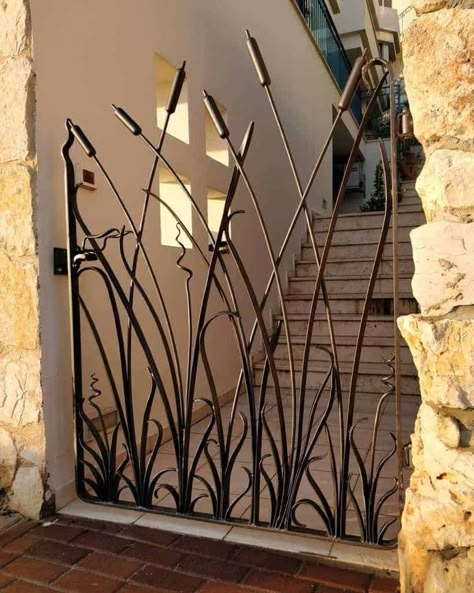 Metal Gates Design Entrance, Metal Garden Gate Ideas, Iron Gates Design, Garden Gates Ideas, Garden Gate Ideas, Metal Gates Design, Wrought Iron Garden Gates, Metal Garden Gates, Iron Garden Gates