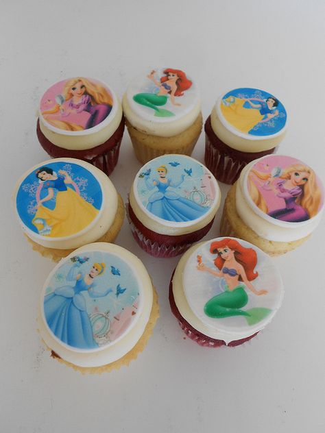 disney princess edible image cupcakes Edible Image Cupcakes, Edible Cupcakes, Cupcakes Princess, Waterslide Party, Princess Topper, Cupcakes Princesas, Disney Princess Cupcakes, Disney Characters Christmas, Disney Cupcakes