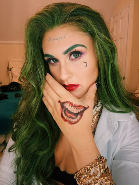 Woman Joker Costume Diy, Joker Diy Costume Female, Female Joker Halloween Costumes, Female Joker Costume Diy, Diy Joker Costume Women, Joker Halloween Costumes Female, Joker Makeup Female, Female Joker Makeup, Diy Joker Costume