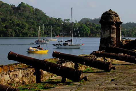 OCEAN POSSE cross paths with remarkable creatures —swimming sloths, leaping Mobula rays, and the formidable marine iguana. These are the sights that make our journey unforgettable. Ready to navigate these waters? Join the Ocean Posse and share the adventure with like-minded mariners. The next posse is forming now @ https://oceanposse.com/ahoy #ocean #panama #centralamerica