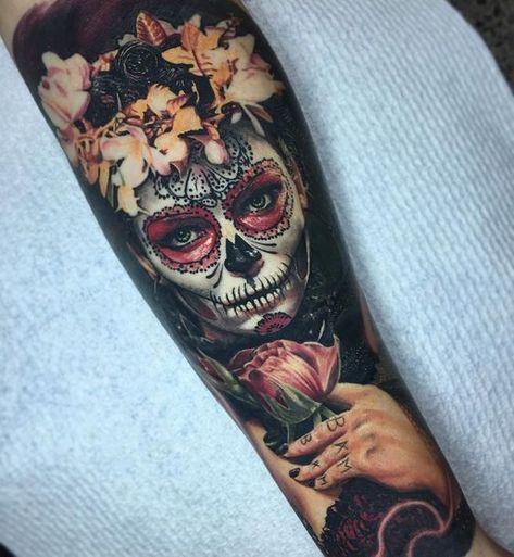 20 Day of The Dead Tattoos That Will Inspire You To Celebrate Life Mexican Realism Tattoo, Day Of The Dead Tattoo, Mangas Tattoo, Mexican Tattoo, Catrina Tattoo, Wild Tattoo, Sugar Skull Tattoos, Geniale Tattoos, Tatuaje A Color