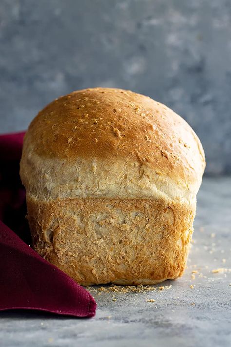 This Oatmeal Sandwich Bread is the perfect way to change things up. It has a mild nutty flavor with a little added texture from the oats. It makes the best toast in the morning! #homemadebread #oatmealbread #sandwichbread Sandwhich Bread, Oatmeal Bread Recipe, White Sandwich Bread, Crumb Cake Recipe, Healthy Bread Recipes, Cooking The Perfect Steak, Oatmeal Bread, Sandwich Bread Recipes, No Rise Bread