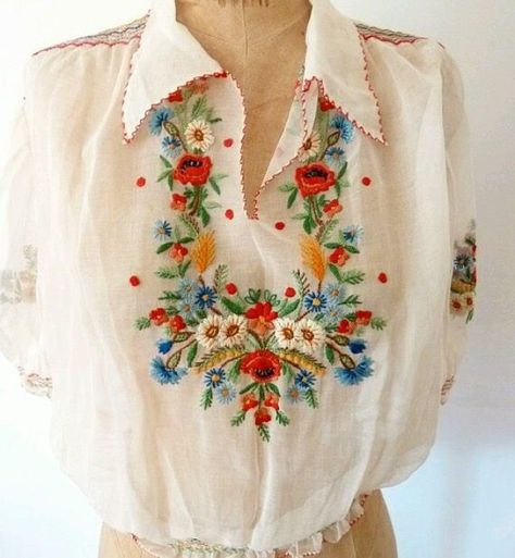 ... Mode Tips, Hungarian Embroidery, 1930s Fashion, Embroidered Clothes, Moda Vintage, Peasant Blouse, Embroidery Inspiration, Mode Vintage, Embroidered Top