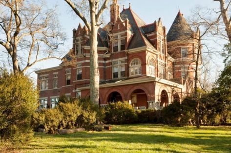 360 S Crest Rd, Chattanooga, TN 37404 | Zillow Victorian Houses For Sale, Southern Architecture, Victorian Mansion, Victorian Style Homes, Real Estat, Old Mansions, Victorian Mansions, Mansions For Sale, Victorian Architecture