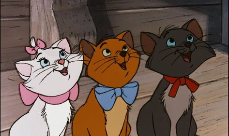 Disney Cat Names, Popular Disney Movies, Old Disney Movies, Disney Sidekicks, Disney Mignon, Animation Disney, Vintage Cartoons, Cartoon Cats, Disney Cats