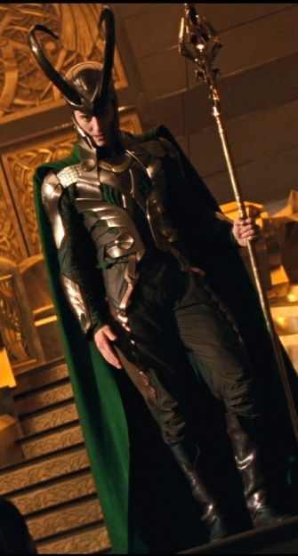 Imagine Loki asking for your presence in the throne room. Loki Thor 2011, Wallpaper Avengers, Loki Wallpaper, Thor 2011, Thor 1, Loki God Of Mischief, Loki Avengers, Loki Fanart, Marvel Photo