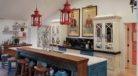 An Inspired Chinoiserie Kitchen and Bath; Before and After Chinoiserie Kitchen, 90s Living Room, Maria Killam, 90s Home, Chic Interior Design, Fabulous Kitchens, Asian Homes, Chinoiserie Chic, Coastal Kitchen