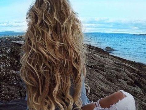 These are the common myths about hair that everyone has heard but may not know the truth behind them! Some of them are very surprising! Professional Hair Tools, Guy Tang, Short Hairstyle, Hair Envy, Clip In Hair Extensions, Long Curly, Beach Hair, Hair Dos, About Hair