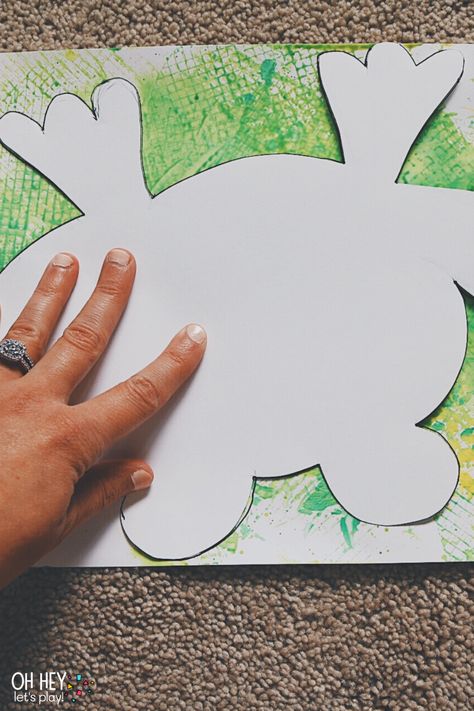 Frog Process Art Preschool, Frog Theme Fine Motor Activities, Frog Process Art, Toddler Frog Craft, Frog Art For Toddlers, Pond Crafts For Toddlers, Frog Crafts For Preschoolers, Preschool Frog Activities, Green Crafts For Toddlers