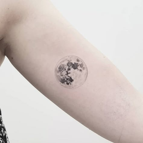 Realistic Moon Tattoo, Cosmos Tattoo, Full Moon Tattoo, Planet Tattoos, Moon Tattoos, Moon Tattoo Designs, Strength Tattoo, Nordic Tattoo, Full Body Tattoo