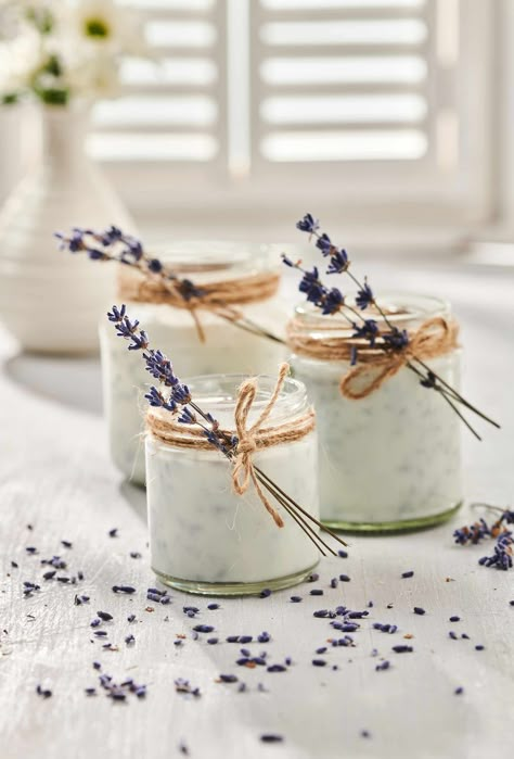 Diy Jam Jars Ideas, Jam Jar Candles Wedding, Candles In Jars Decor, Candle Jar Decorating Ideas Diy, Handmade Candles Ideas Glass Jars, Jam Jar Decorations Ideas, Jar Candles Ideas, Candle Glass Jar Ideas, Candle Jar Decorating Ideas