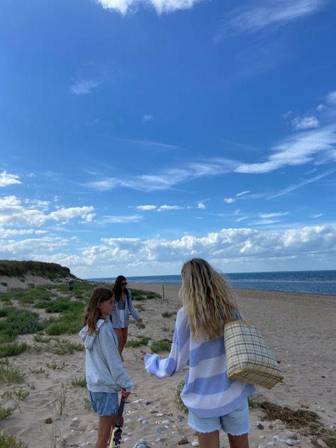 Sag Harbor Aunt Aesthetic, East Coast Granddaughter, Norfolk Aesthetic, Summer Dump Aesthetic, Coastal Mom Aesthetic, Rich Beach Aesthetic, Summer In The Hamptons Aesthetic, East Coast Summer Aesthetic, Costal Granddaughter Aesthic